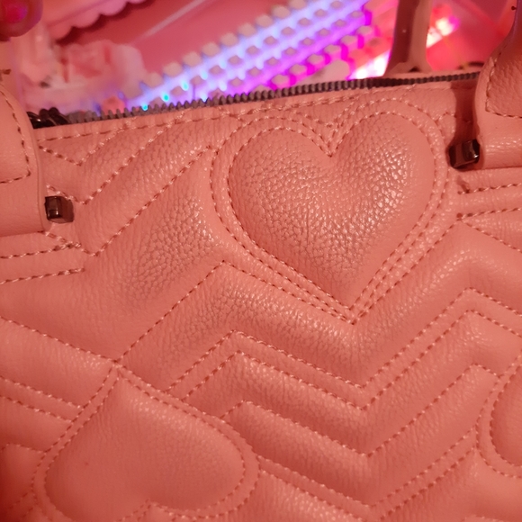 Large Pink Betsy Johnson bag - Picture 3 of 7